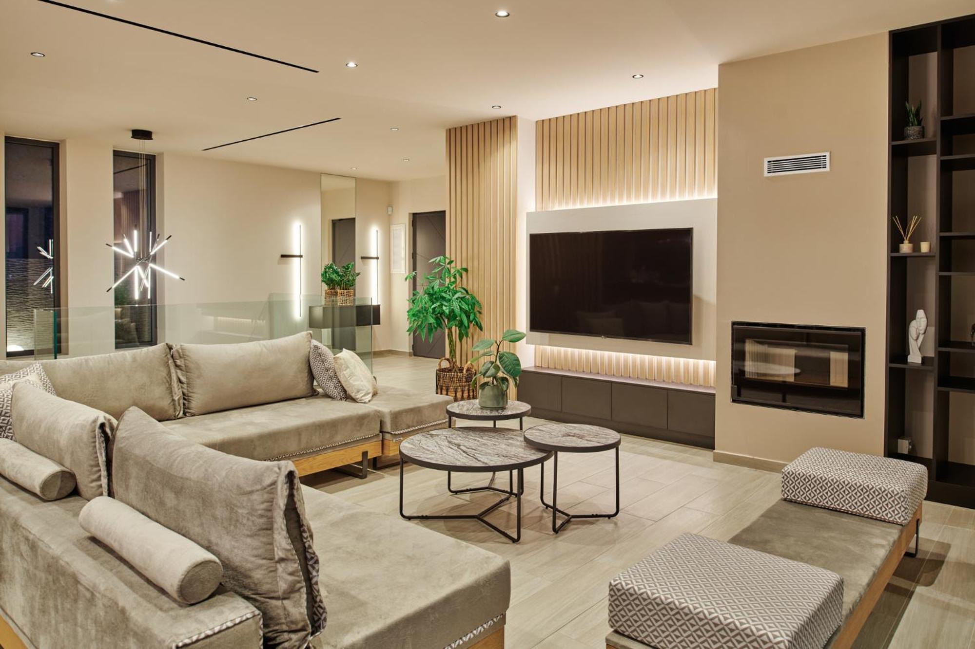 Althea Lavish Estate - Villa & Suite 扎金索斯镇 外观 照片